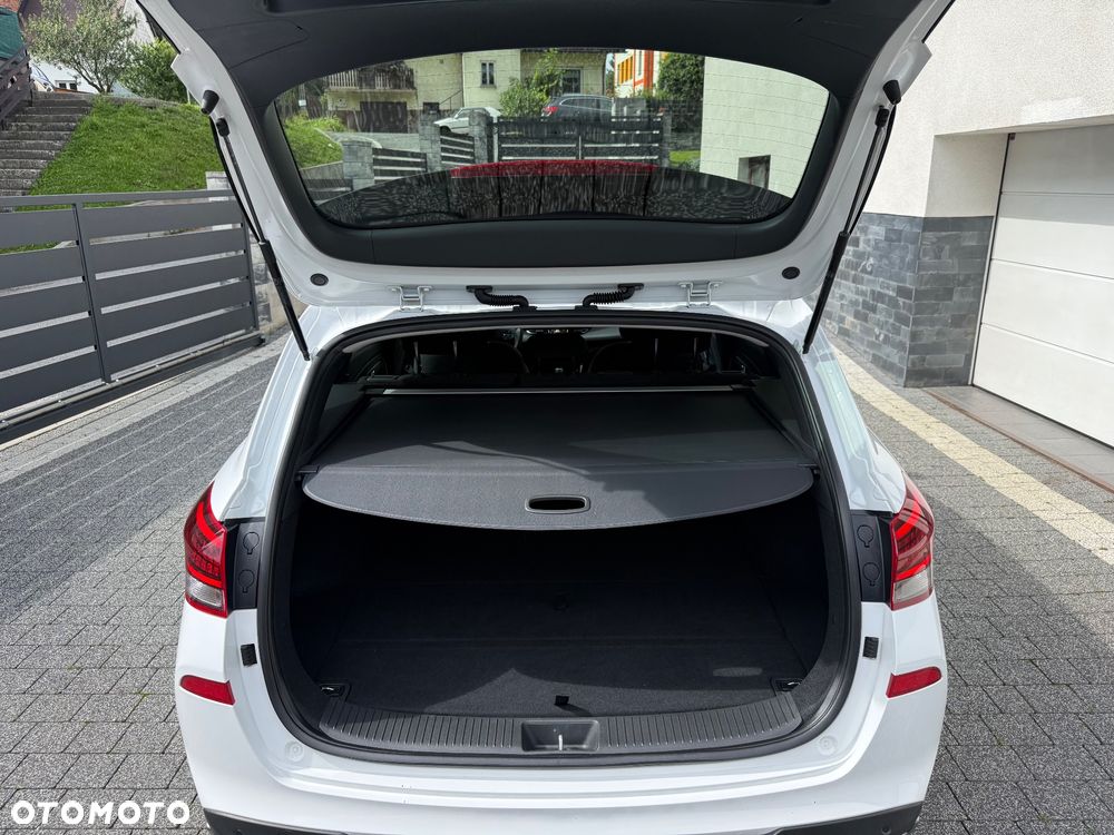 Hyundai i30 1.6 T-GDI Pure DCT - 11