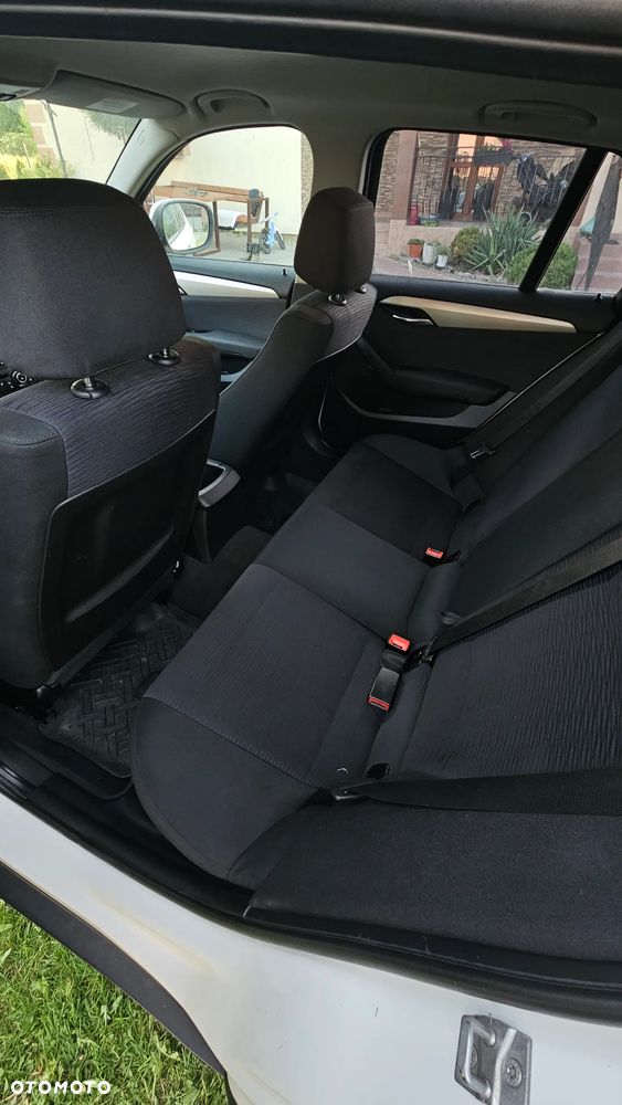 BMW X1 sDrive18d - 11