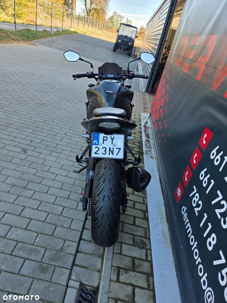 Suzuki GSX - 18