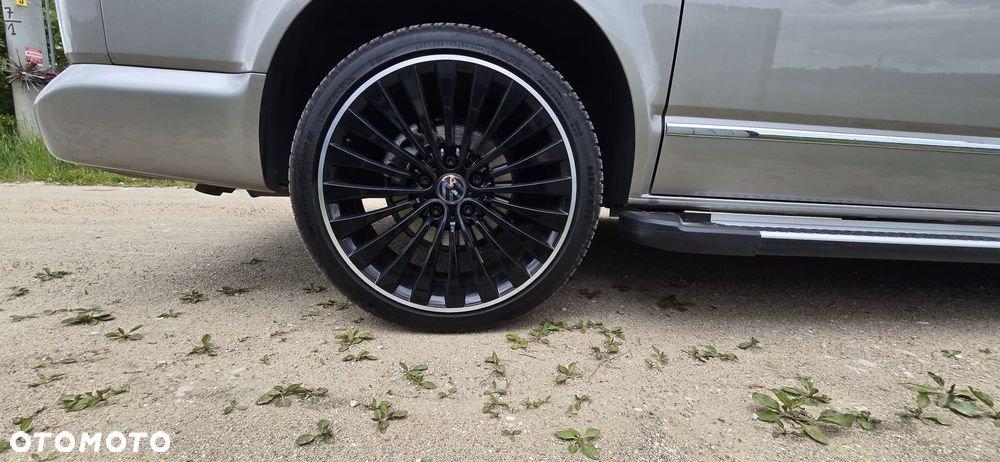 Volkswagen Multivan - 13