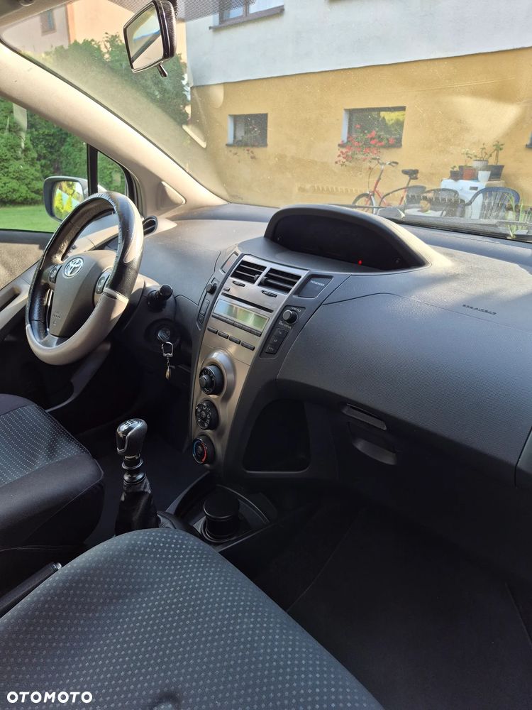 Toyota Yaris 1.4 D-4D Premium - 6
