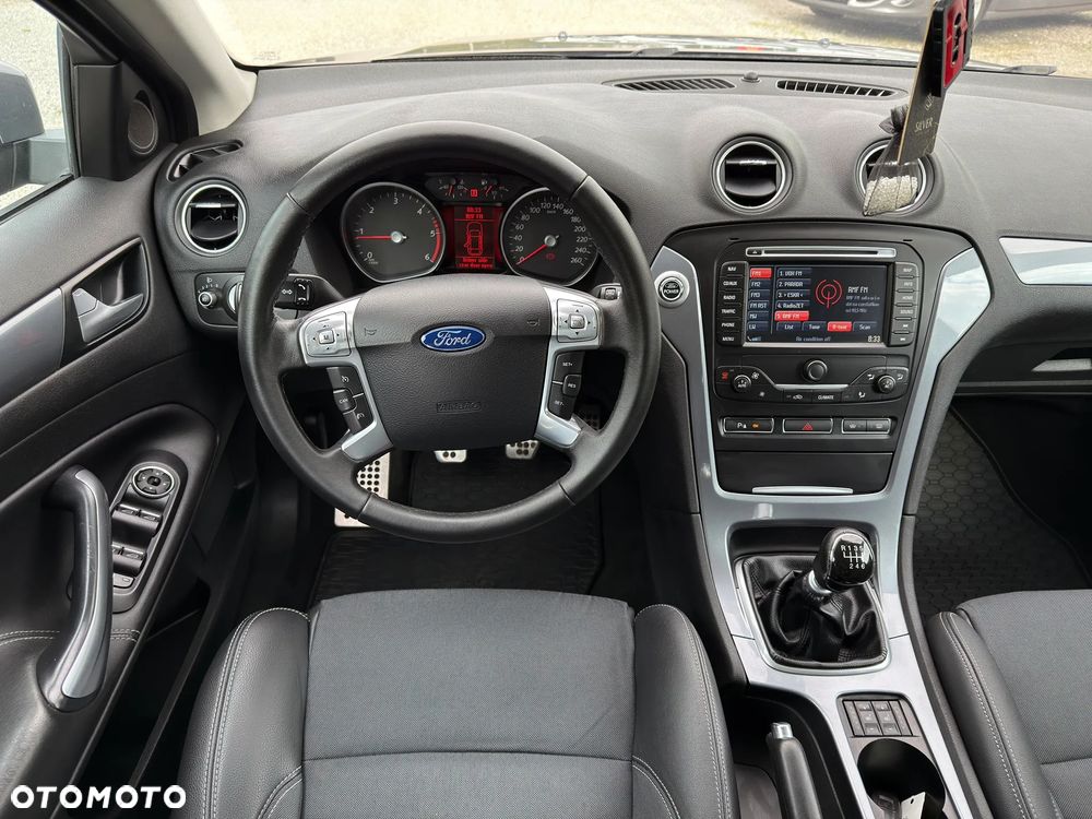 Ford Mondeo 2.0 TDCi Champions Edition - 24