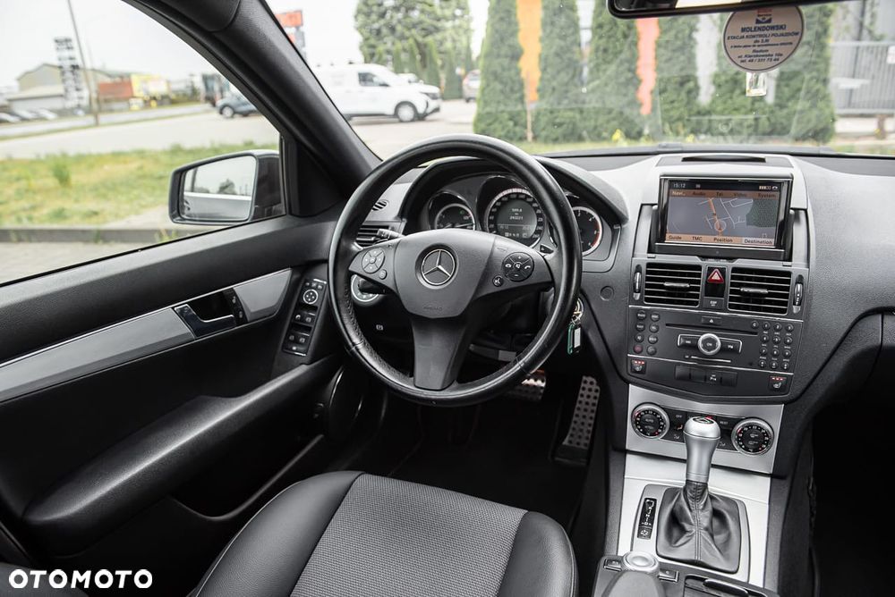 Mercedes-Benz Klasa C 220 CDI DPF Automatik Avantgarde - 22