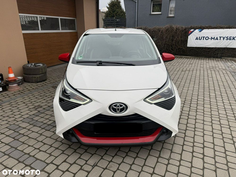 Toyota Aygo x-play - 3