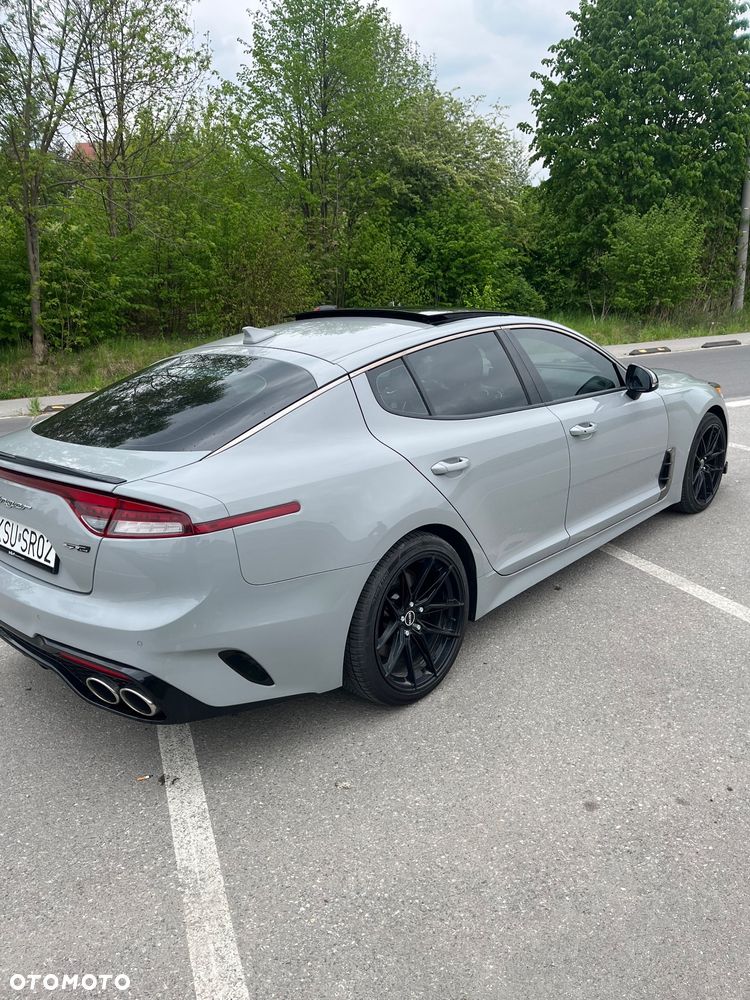 Kia Stinger - 8