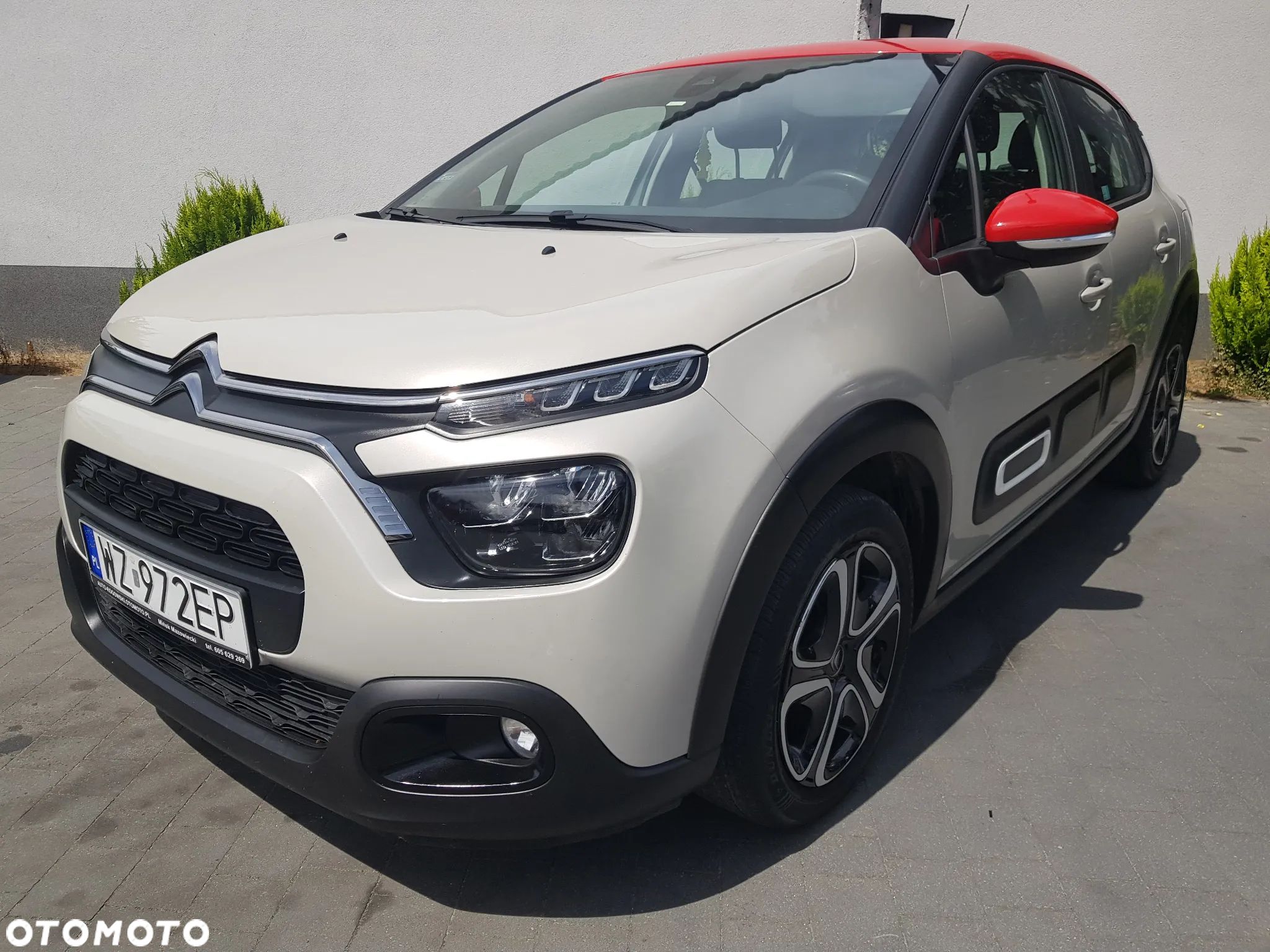 Citroën C3 1.2 PureTech Shine - 1