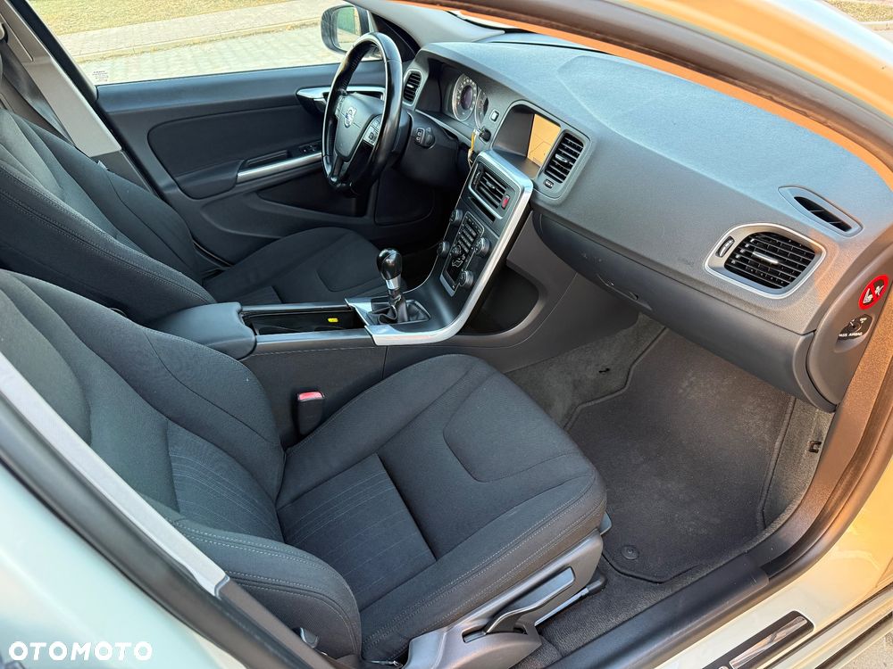 Volvo V60 D3 Summum - 9