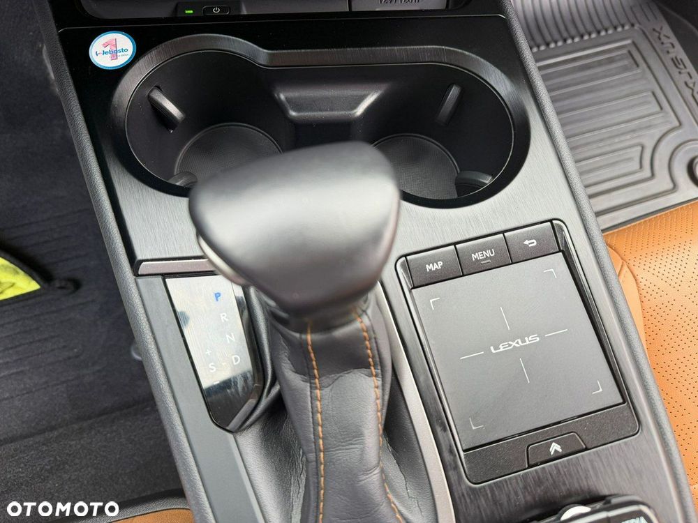 Lexus UX - 27