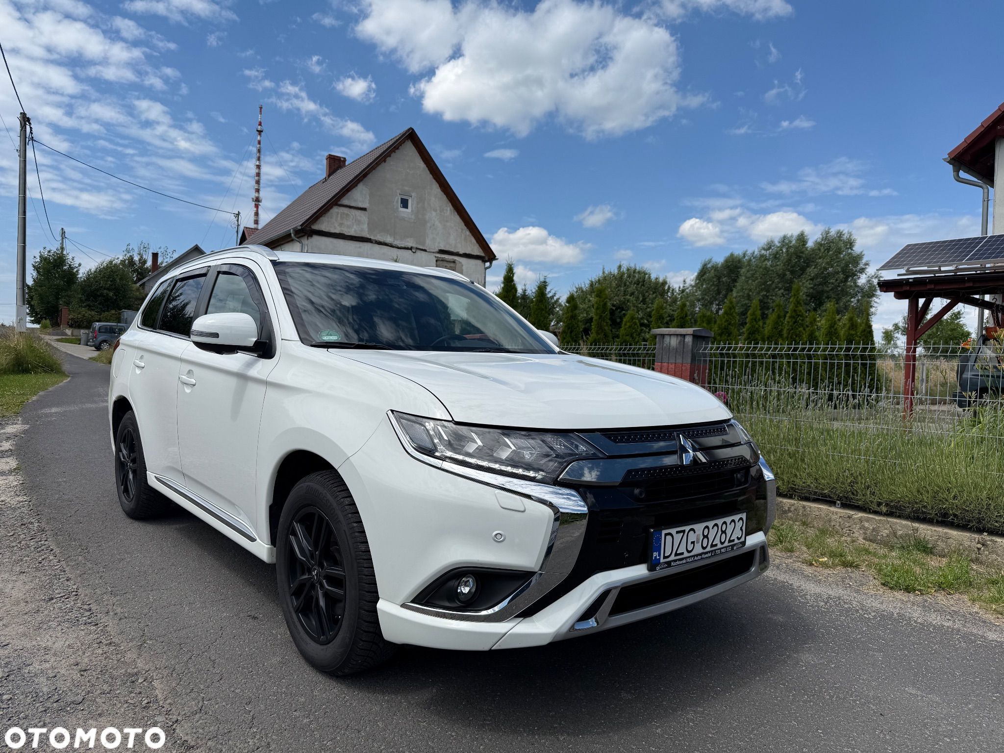Mitsubishi Outlander 2.4 4WD Plug-In Hybrid Top - 1