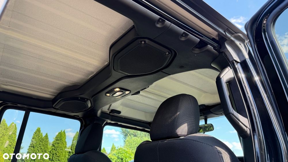 Jeep Wrangler - 5