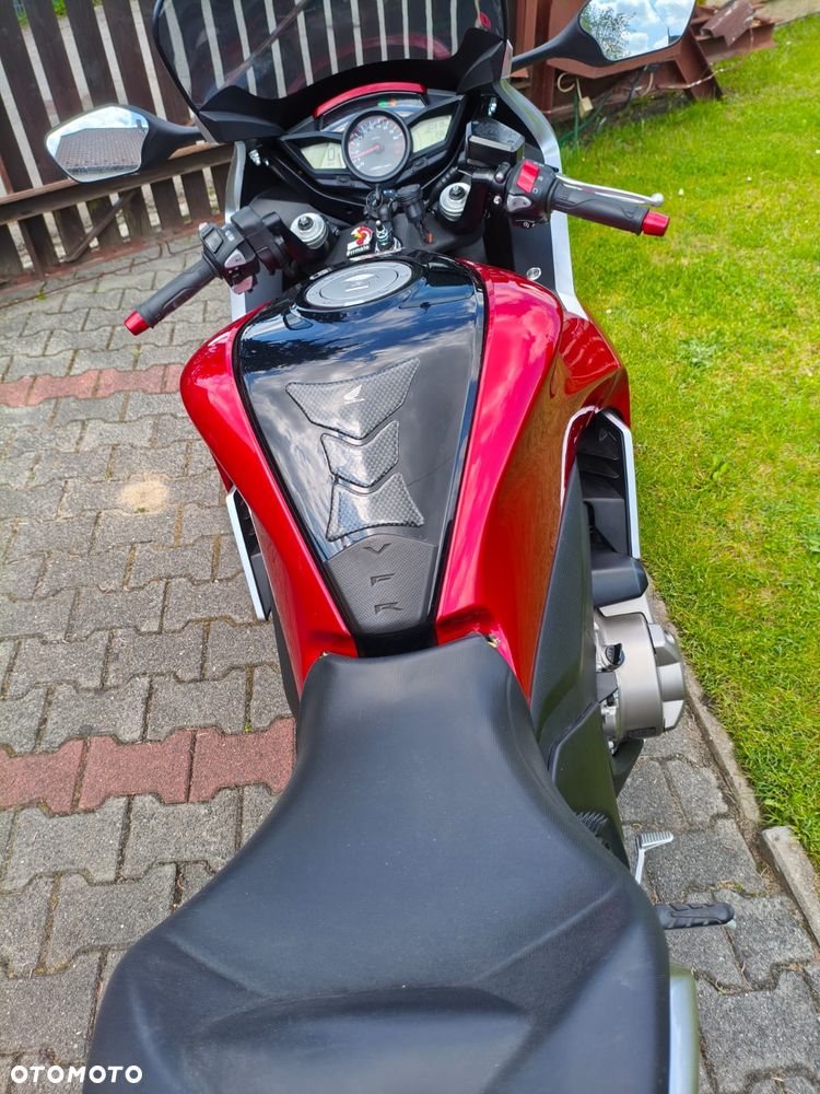 Honda VFR - 3