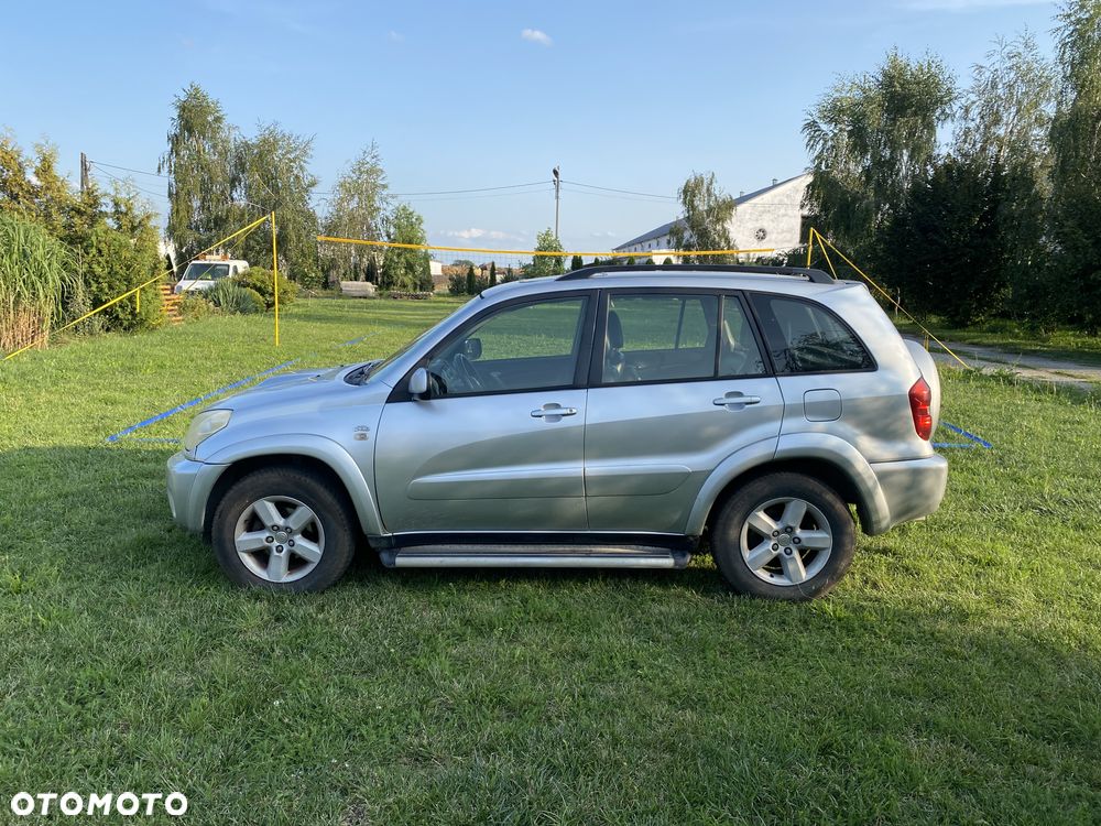 Toyota RAV4 2.0 D-4D 4x4 - 10