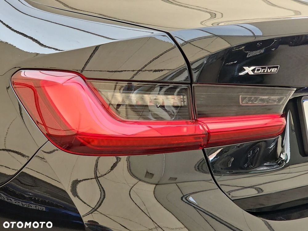BMW Seria 3 330i xDrive Advantage - 28