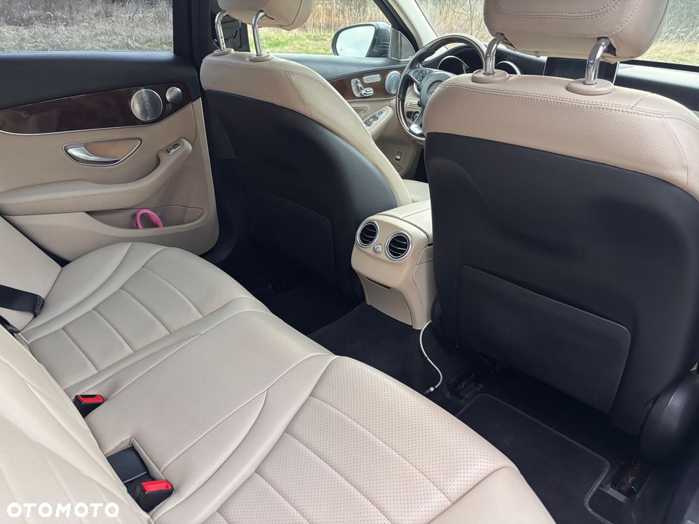 Mercedes-Benz Klasa C 300 9G-TRONIC - 9