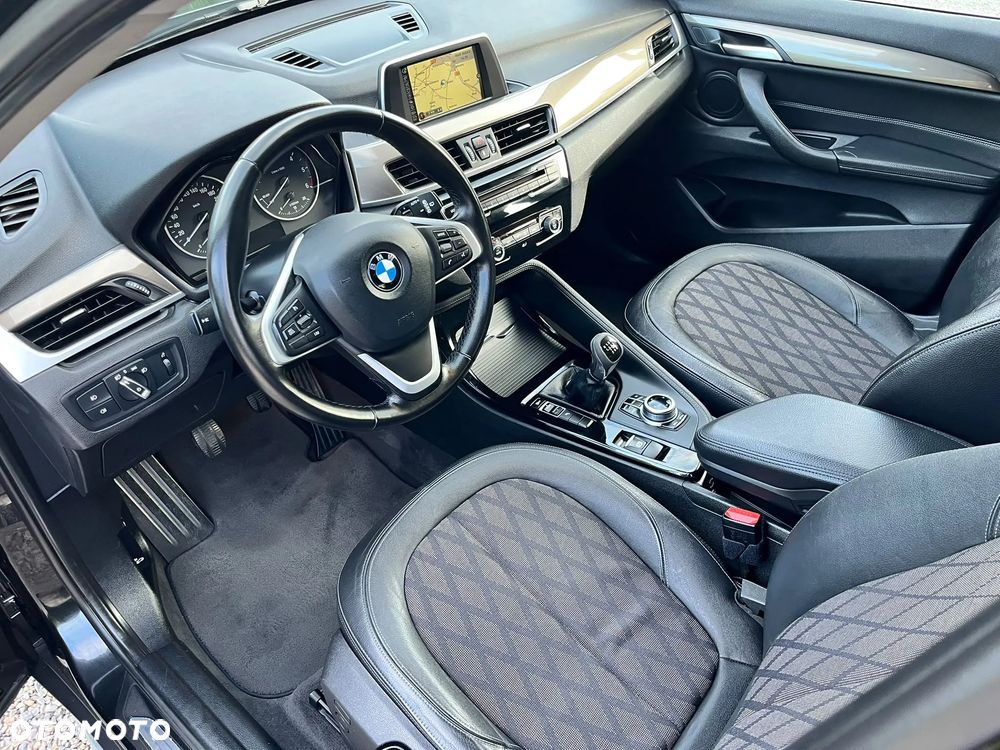 BMW X1 sDrive18d xLine - 27