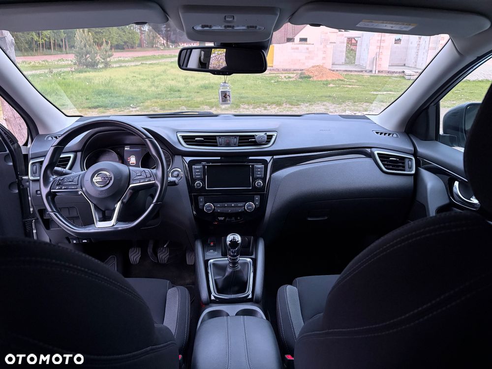 Nissan Qashqai 1.3 DIG-T N-Connecta - 24