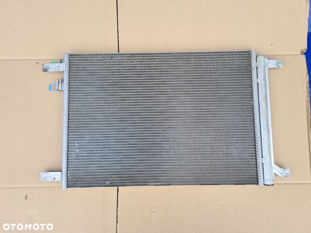Volkswagen chłodnica klimatyzacji AW45Q0816411AL - 2
