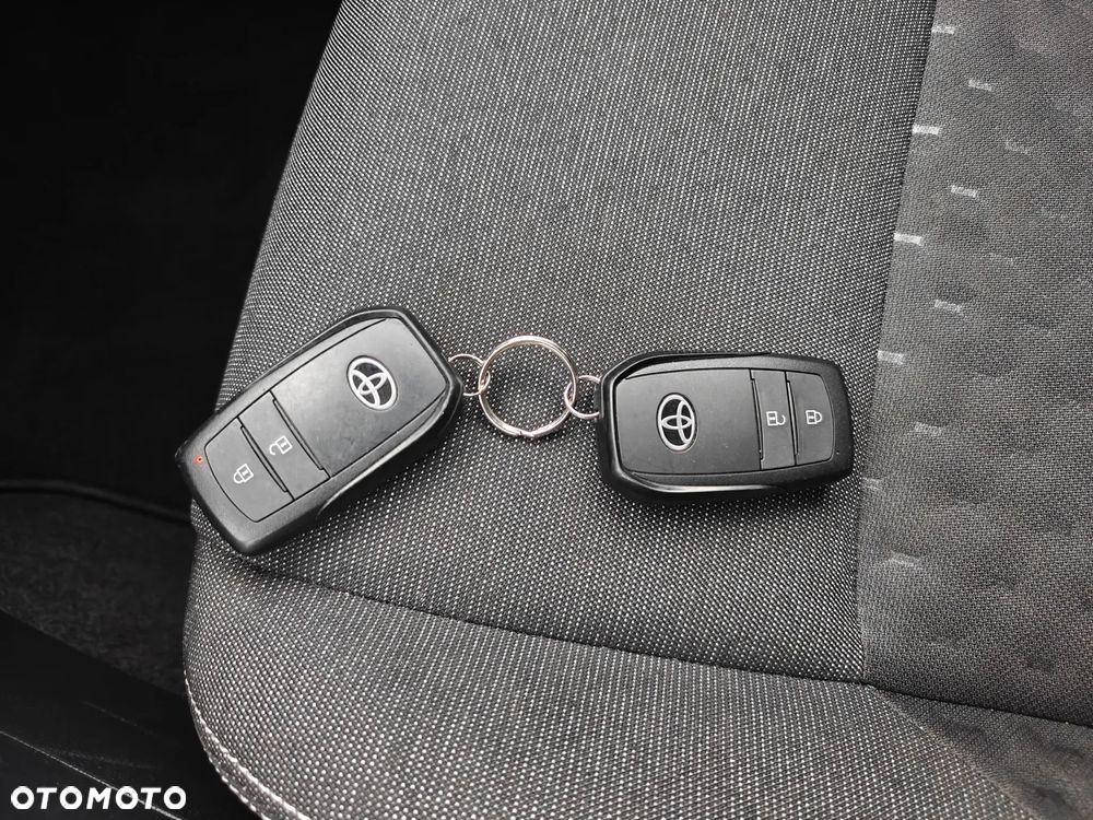 Toyota Corolla 1.8 Hybrid - 21