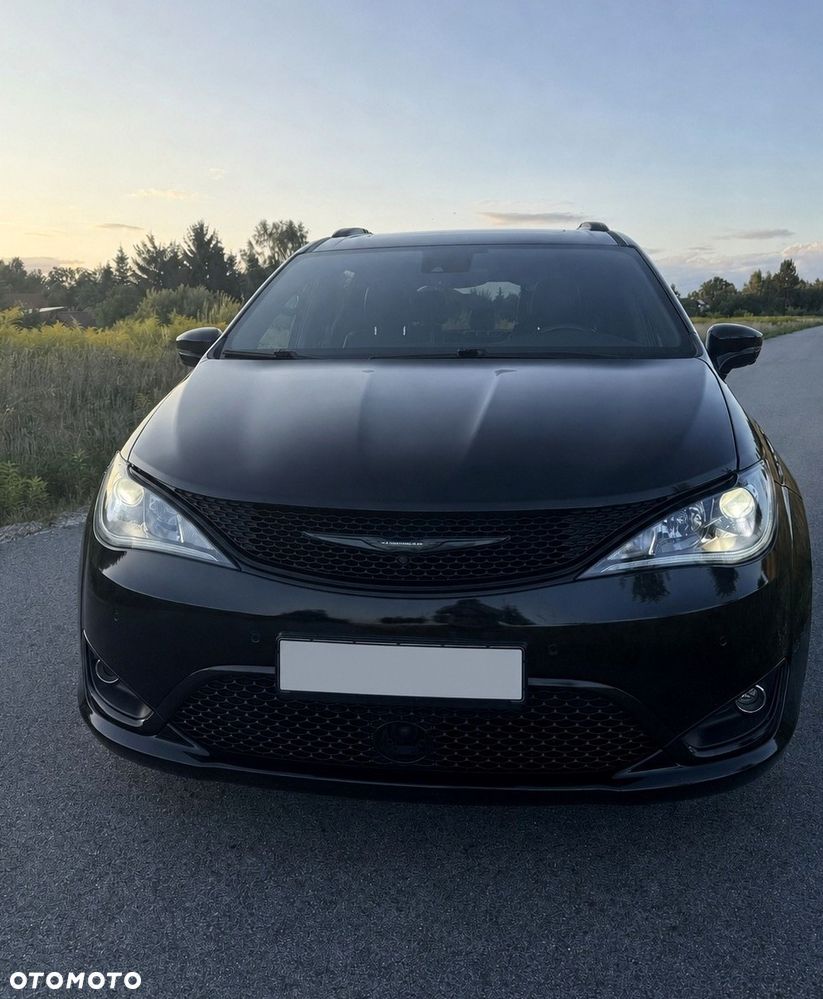 Chrysler Pacifica - 8
