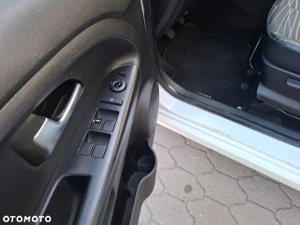 Kia Venga - 14