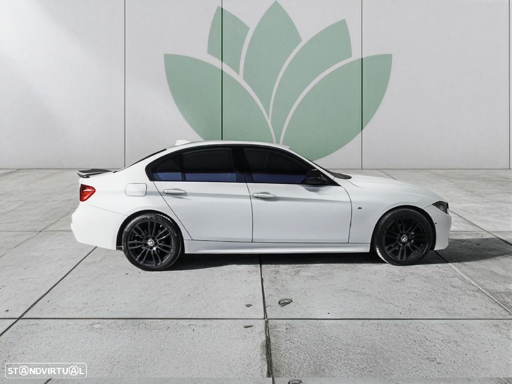 BMW 320 d Auto Pack M - 4