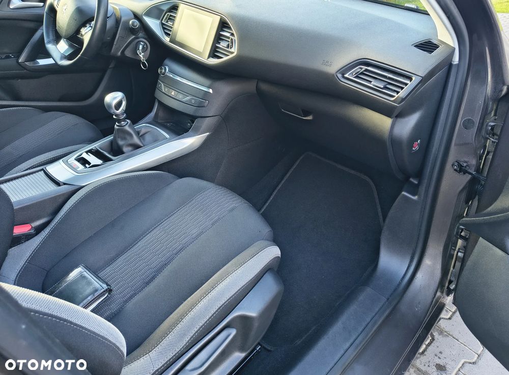 Peugeot 308 1.6 BlueHDi Allure S&S - 10