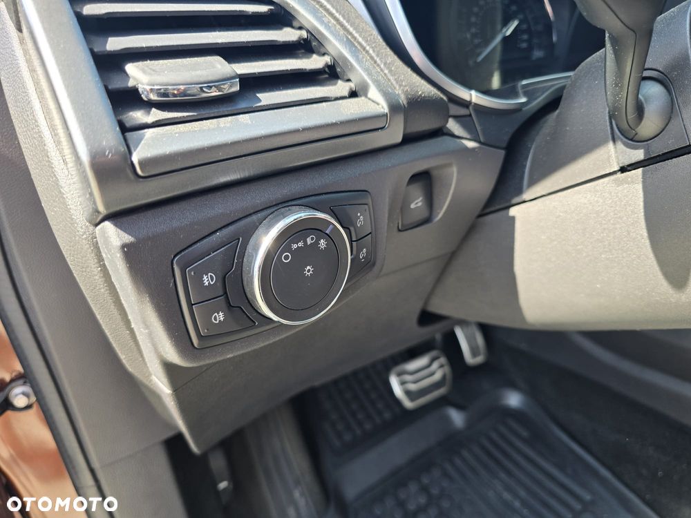 Ford Fusion - 2
