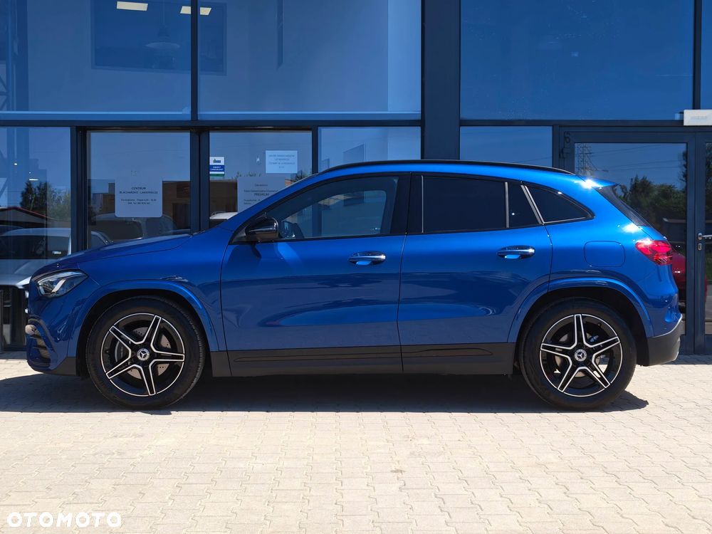 Mercedes-Benz GLA 200 AMG Line - 2