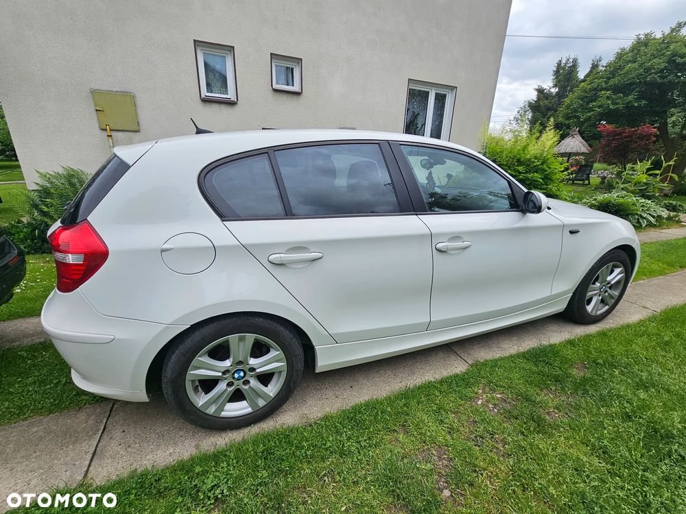 BMW Seria 1 118d DPF - 4