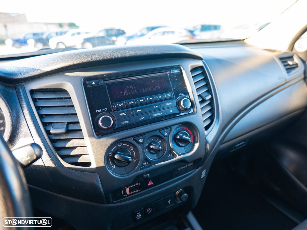 Mitsubishi L200 2.3 DI-D CD Invite 4WD - 17