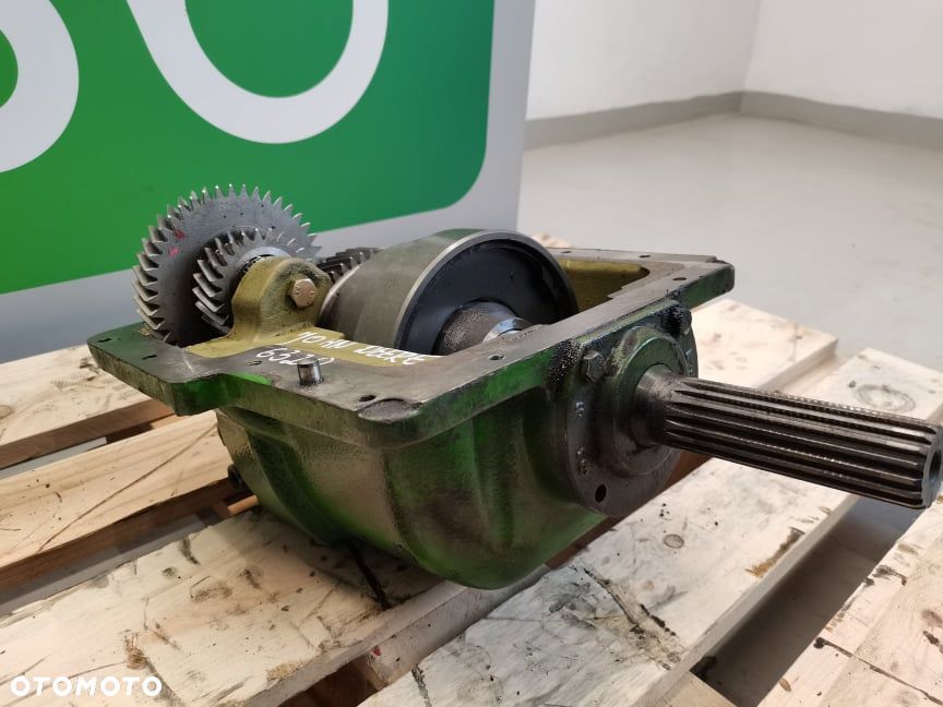 Kosz przedniego napędu L157103 L155993 L157992 John Deere 6320 - 8