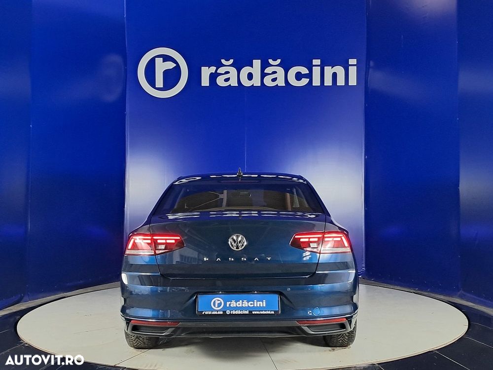 Volkswagen Passat - 4