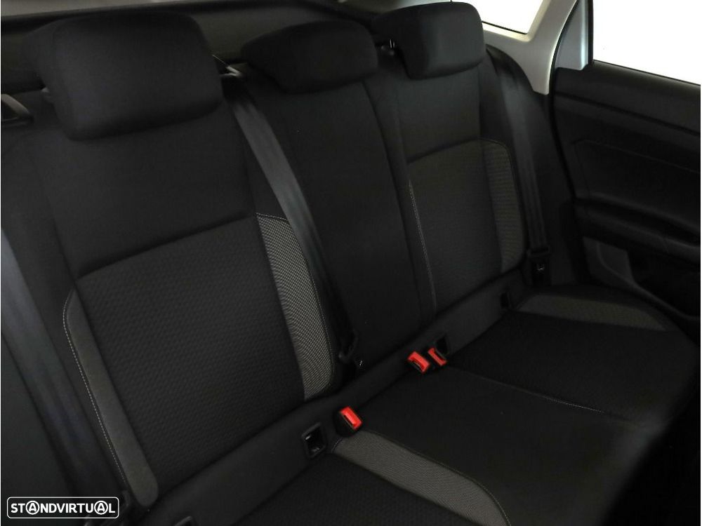 VW Taigo 1.0 TSI Urban DSG - 16