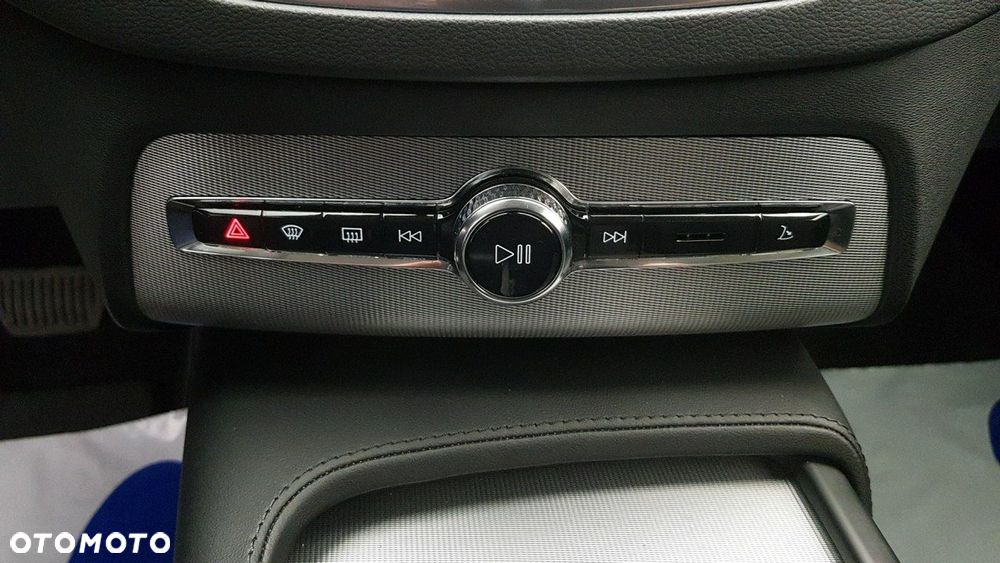 Volvo XC 90 - 22