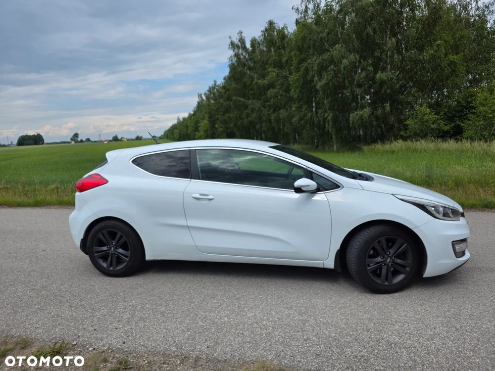 Kia ProCeed 1.4 L - 11