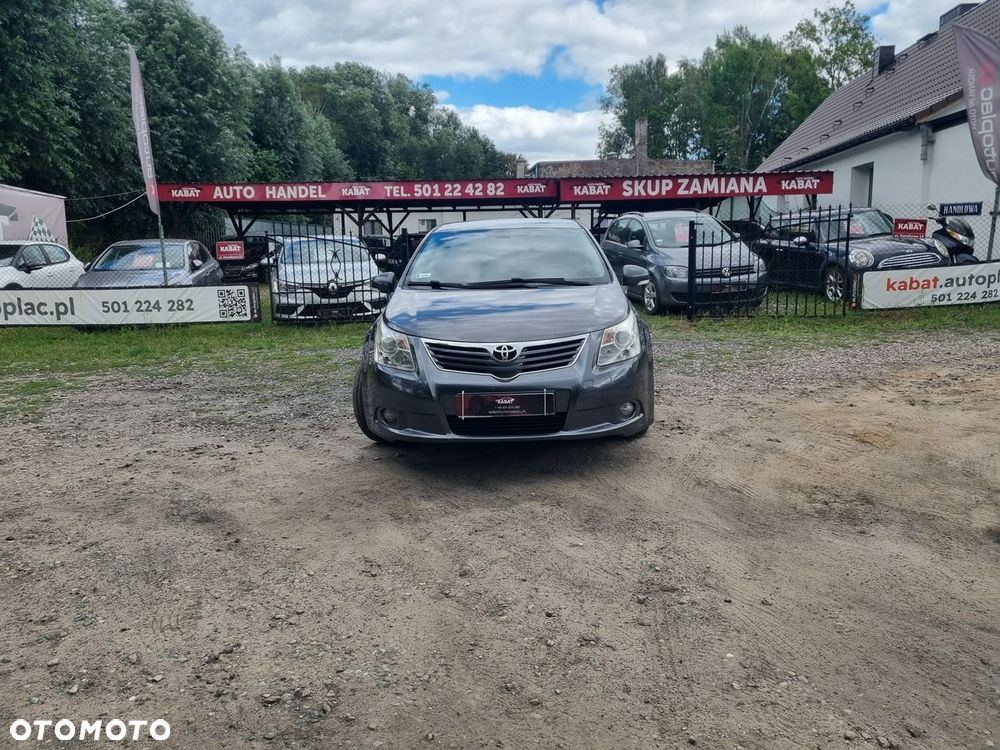 Toyota Avensis - 8