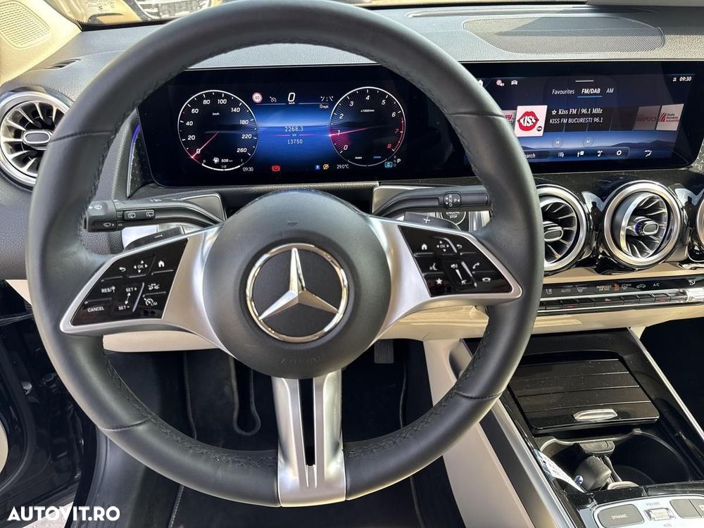 Mercedes-Benz GLB - 11