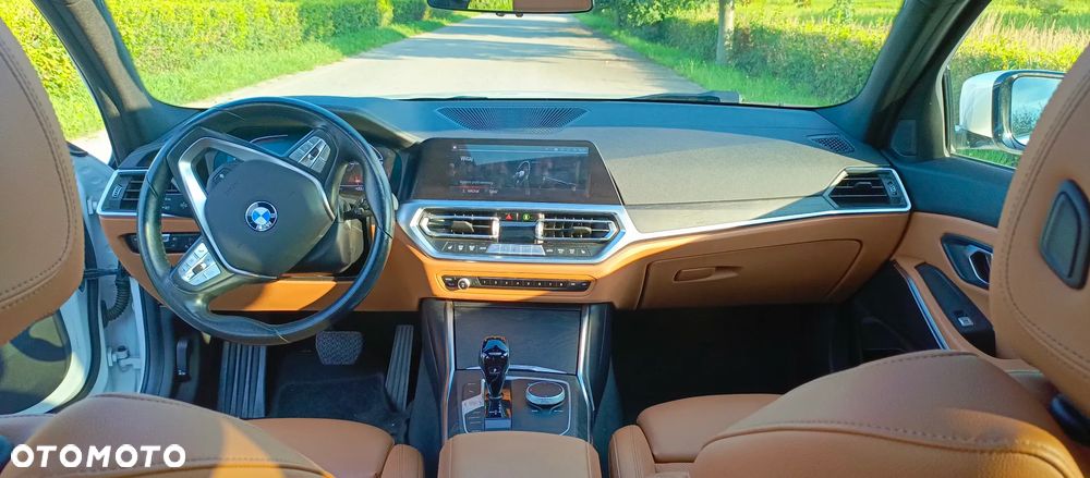 BMW Seria 3 320d Luxury Line sport - 21