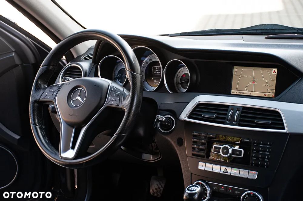 Mercedes-Benz Klasa C 180 T BlueEFFICIENCY Avantgarde - 17
