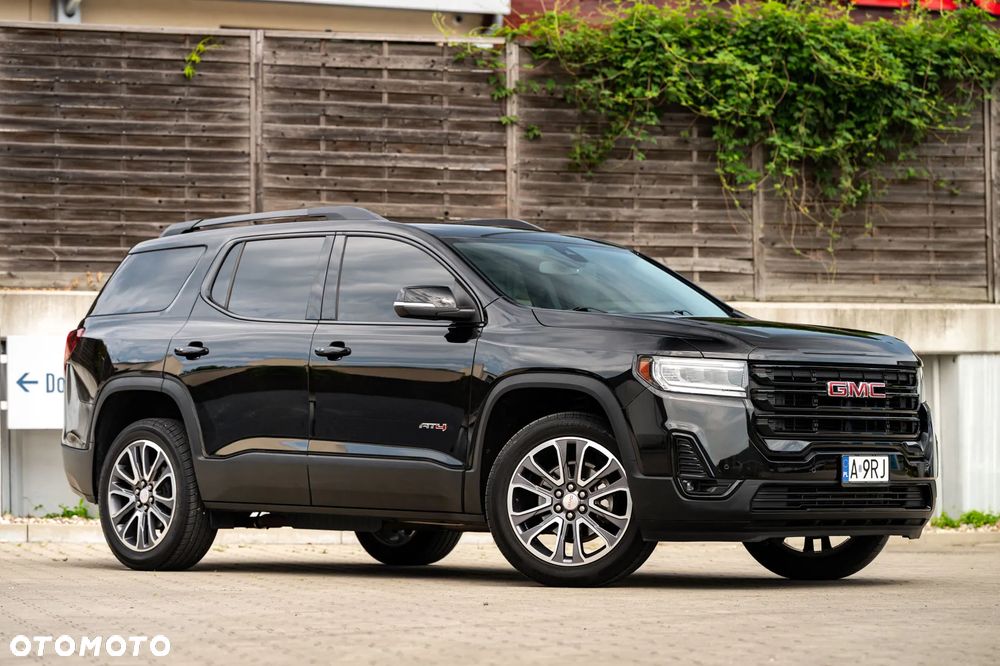 GMC Acadia - 2