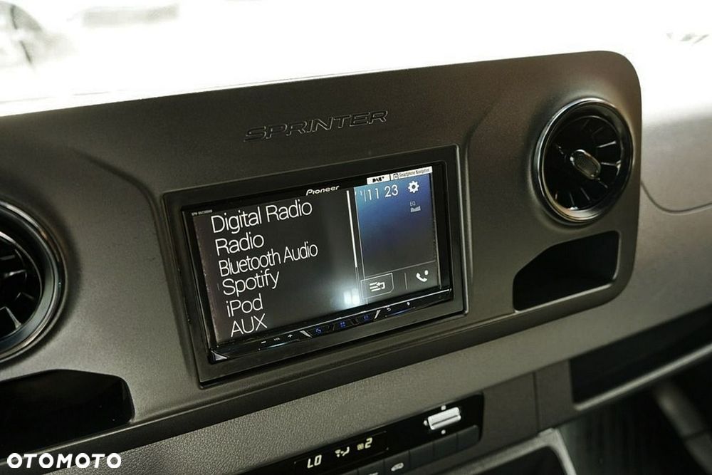 Mercedes-Benz Sprinter - 24