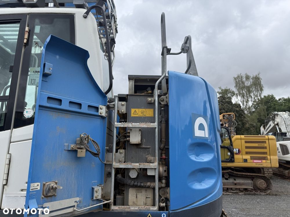 Liebherr R926 COMPACT - 23