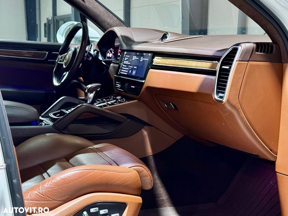 Porsche Cayenne Standard - 19