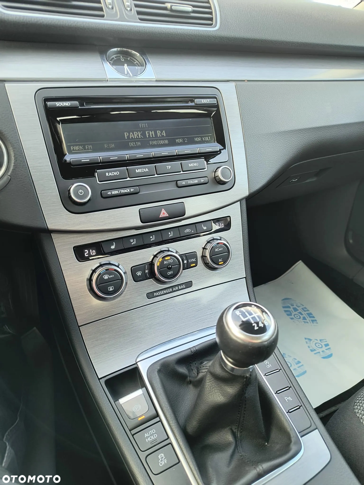 Volkswagen Passat 2.0 TDI Comfortline - 16