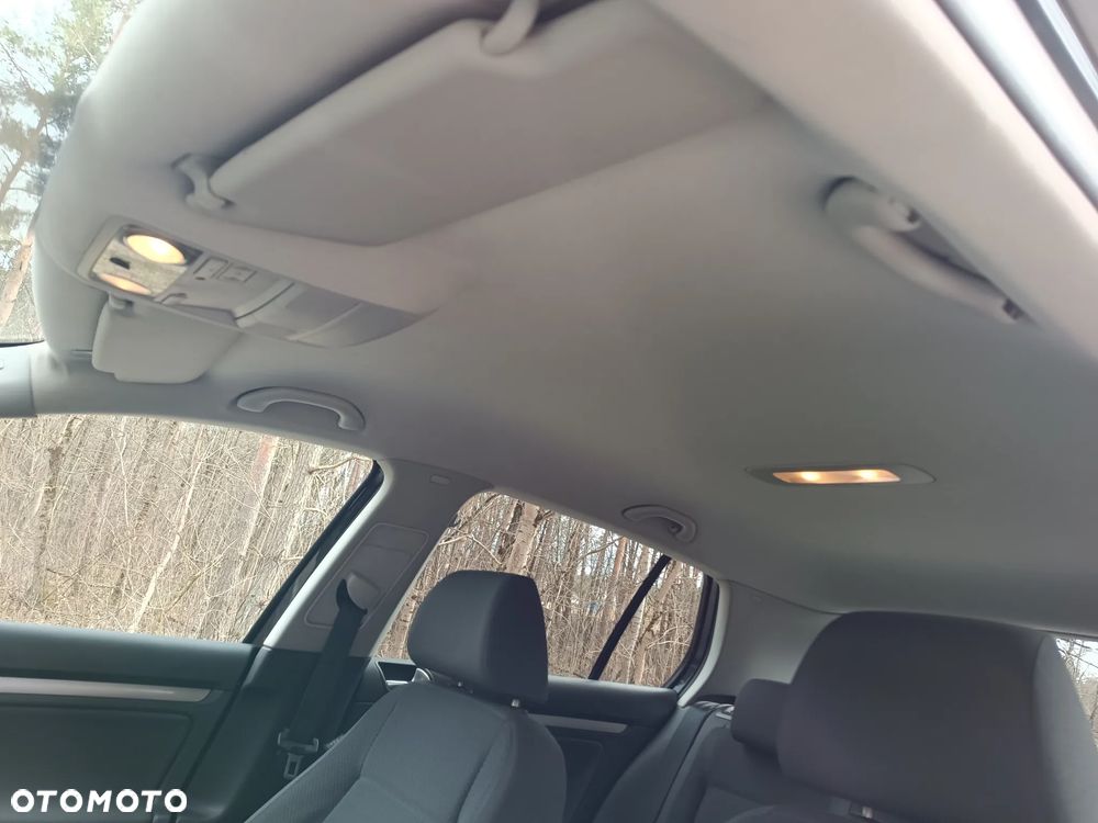 Volkswagen Golf 1.6 Comfortline - 23