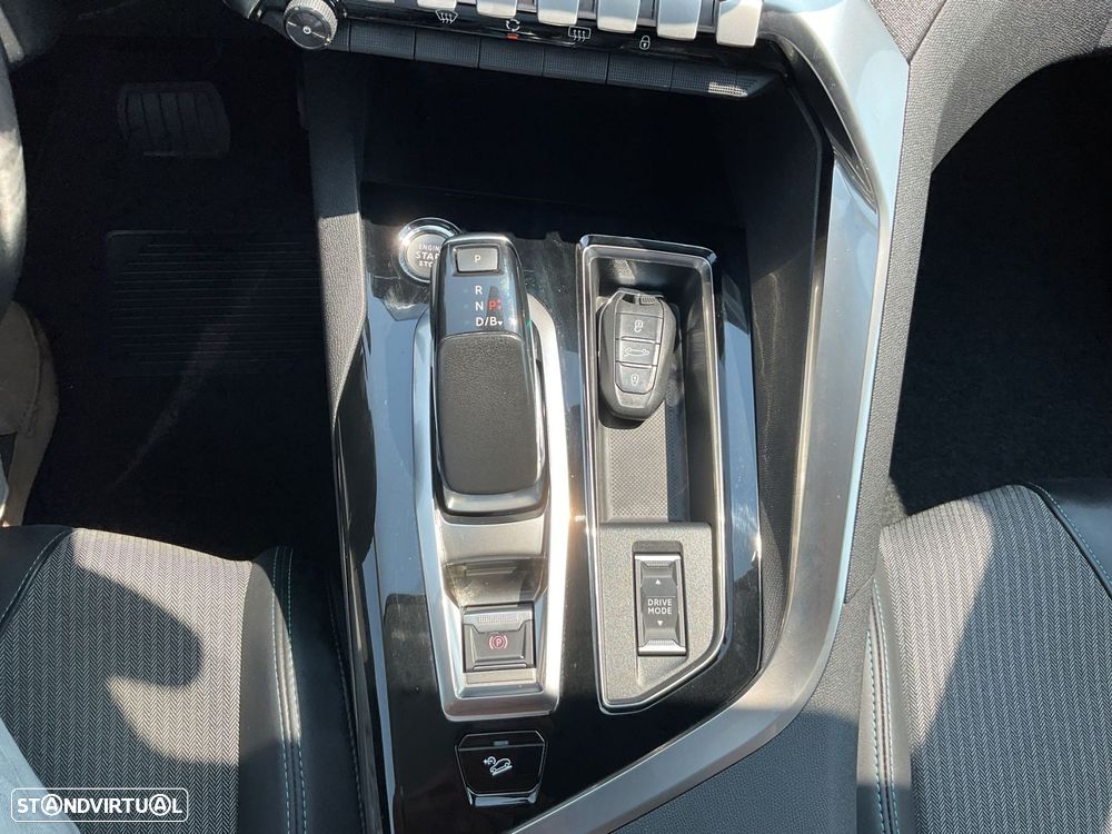 Peugeot 3008 1.6 Hybrid4 Allure e-EAT8 - 32