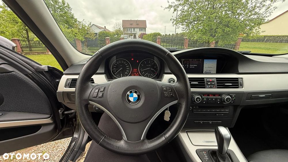 BMW Seria 3 325i xDrive Edition Exclusive - 10