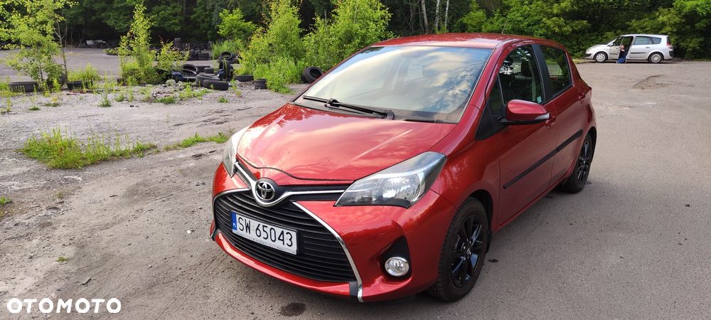 Toyota Yaris 1.33 Premium EU6 - 6