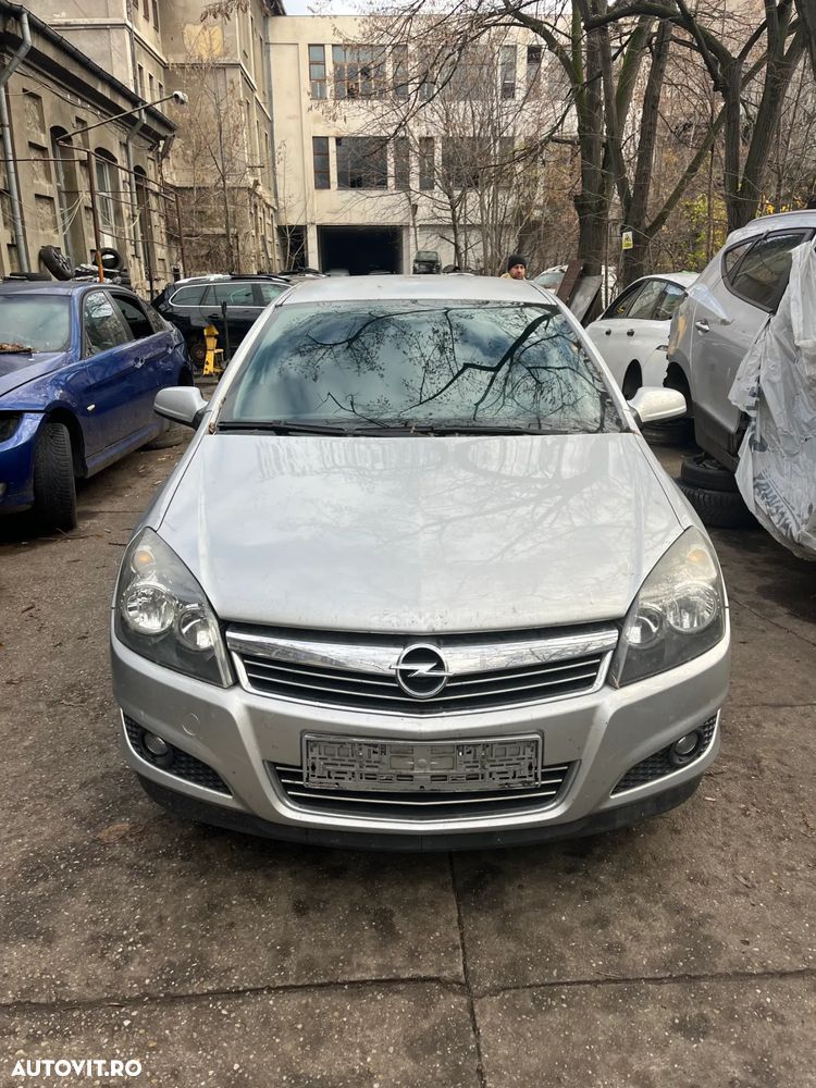 Dezmembrez Opel Astra H sedan facelift 1,6 benzina 2008 Z157 argintiu gri - 10