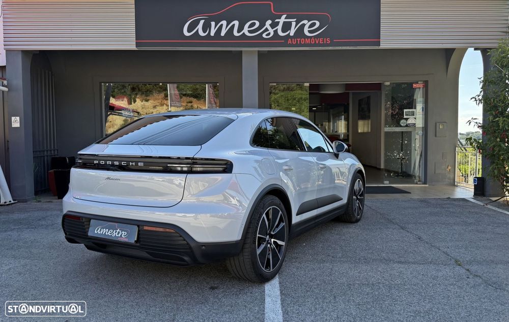 Porsche Macan Electric - 3